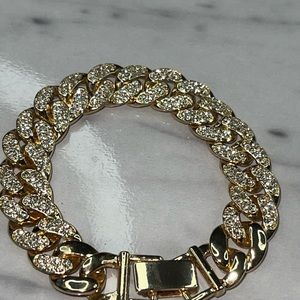 Costume jewelry- Beautiful bracelet